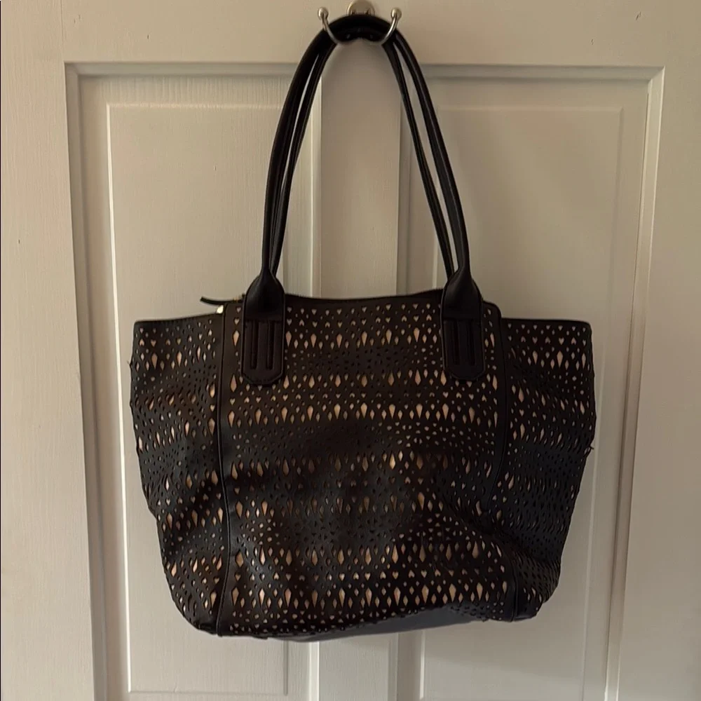 Stella & Dot The Shift Tote - Picture 5 of 6